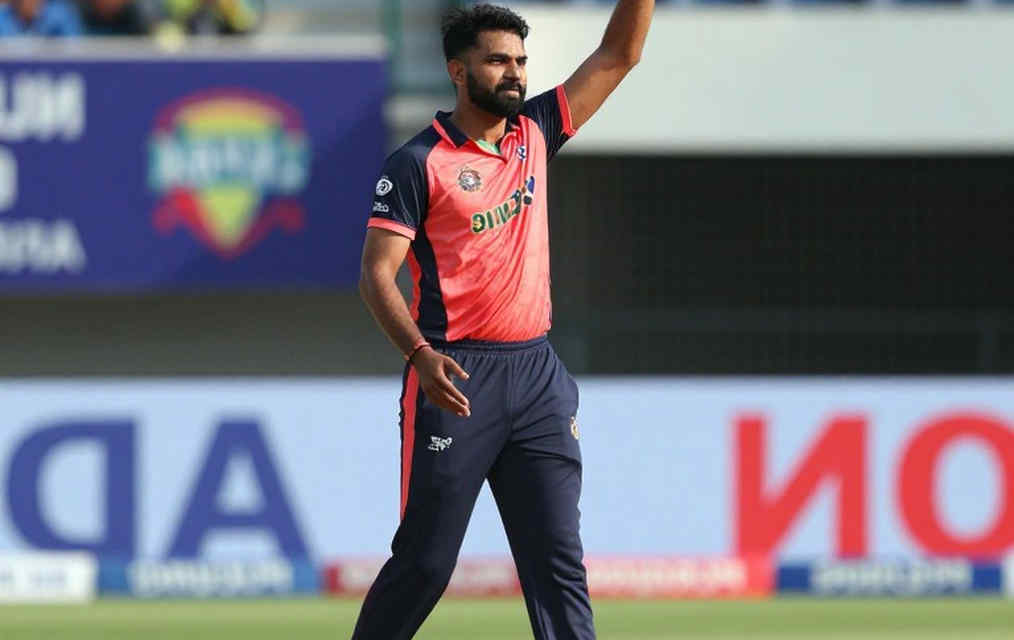 ট্রান্সফার উইন্ডোর আসল লাইনআপ: মেগাবিড নয়, রিটেনশন তালিকাই বলে দেয় দলের ভবিষ্যৎ ট্রান্সফার উইন্ডোর আসল লাইনআপ: মেগাবিড নয়, রিটেনশন তালিকাই বলে দেয় দলের ভবিষ্যৎ