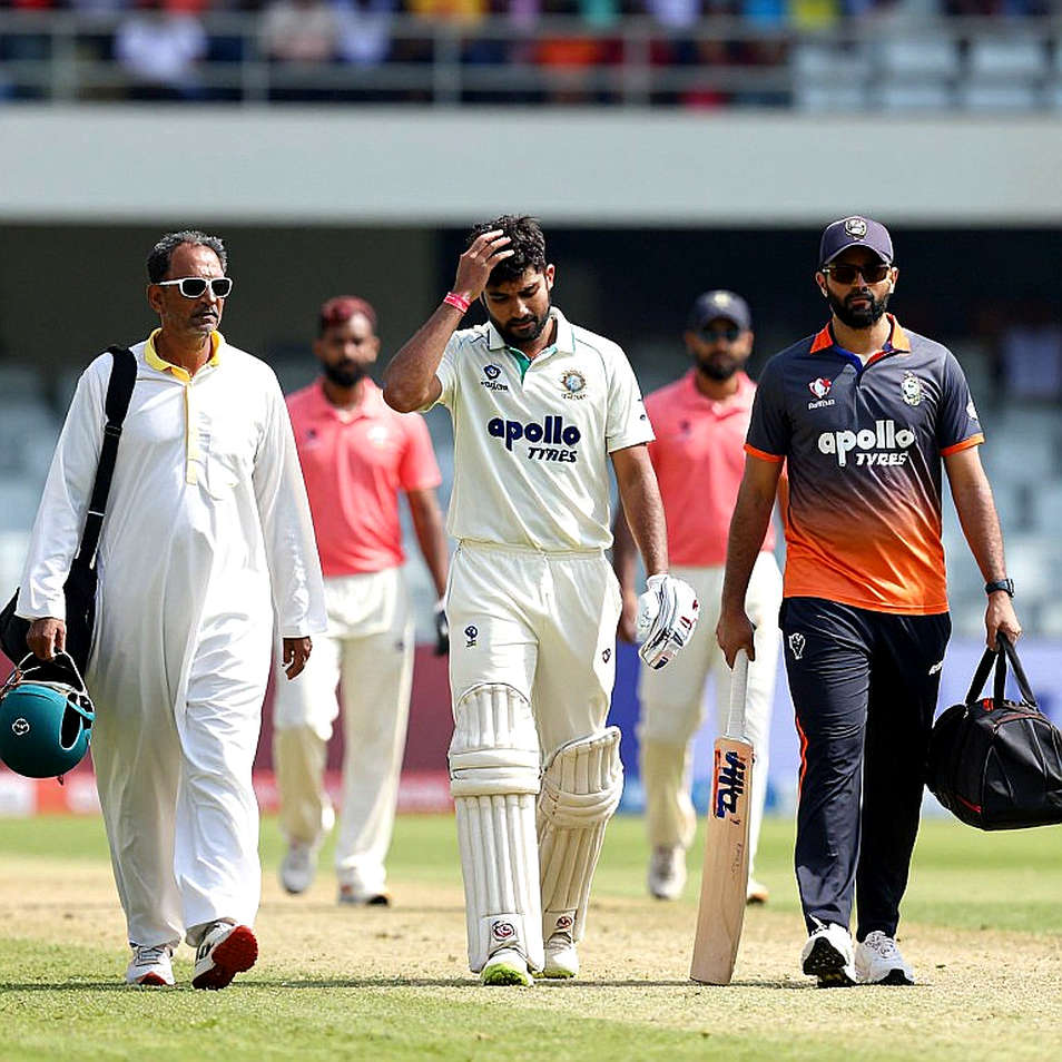 খুলনার খাতা মিছে বলে না: মিরপুরের ফাইনালে ৫২ ডট বল আর ১১ রানের নীরব ফারাক খুলনার খাতা মিছে বলে না: মিরপুরের ফাইনালে ৫২ ডট বল আর ১১ রানের নীরব ফারাক