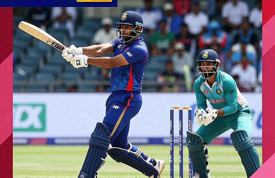 এশিয়া কাপের ভাসমান আয়োজক: স্কোরবোর্ডের নিচে যে শ্রম কেউ দেখে না এশিয়া কাপের ভাসমান আয়োজক: স্কোরবোর্ডের নিচে যে শ্রম কেউ দেখে না