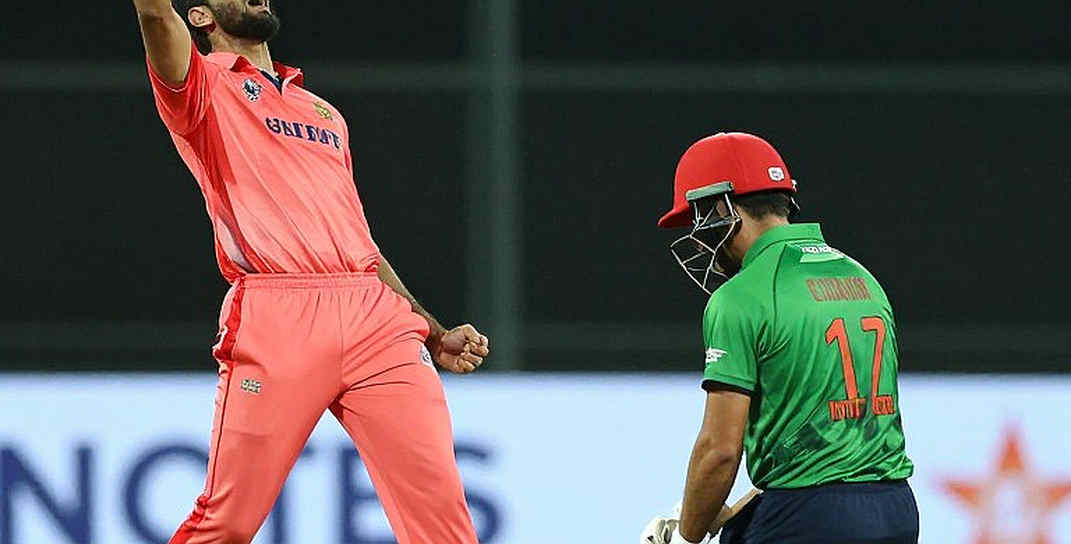 নীরবতা যখন স্কোরকার্ডের চেয়ে জোরে কথা বলে: ঢাকার ক্রিকেট-বিট থেকে এক ঋতুর পাঠ নীরবতা যখন স্কোরকার্ডের চেয়ে জোরে কথা বলে: ঢাকার ক্রিকেট-বিট থেকে এক ঋতুর পাঠ